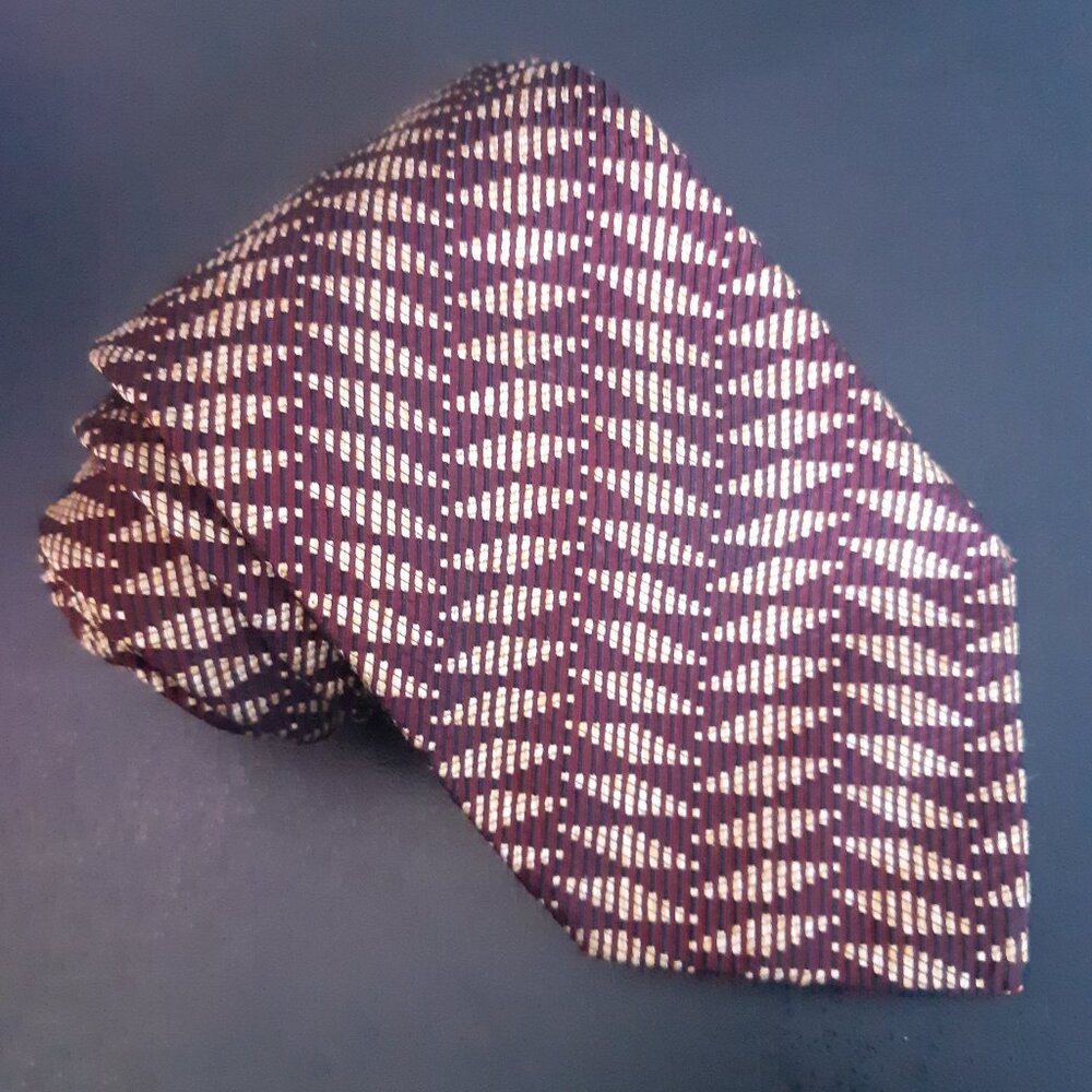 Coach 100% Silk Men's Tie Maroon & Tan Diagonal Geometric Pattern